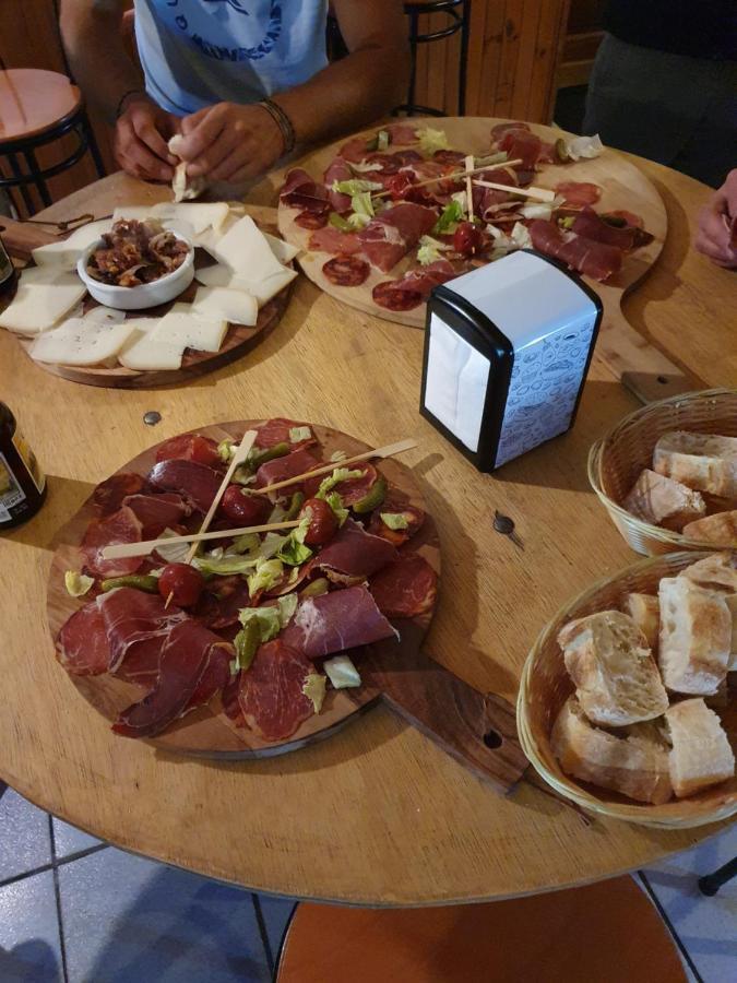 Auberge La Caverne Laruns Zewnętrze zdjęcie