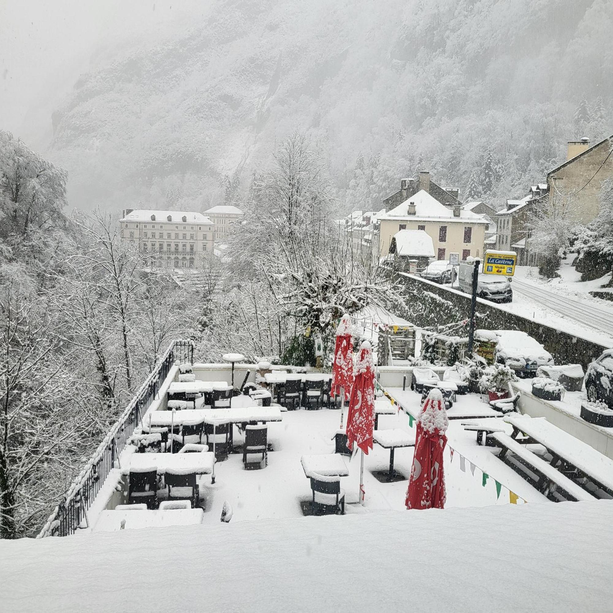 Auberge La Caverne Laruns Zewnętrze zdjęcie